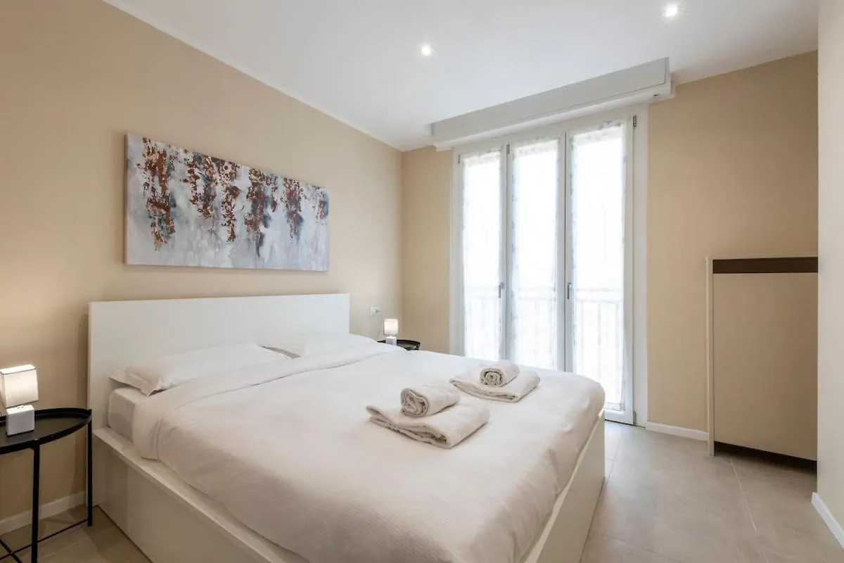 Apartment Bright Apt 2 Bedrooms And 2 Bathrooms - B Home Milan Italy