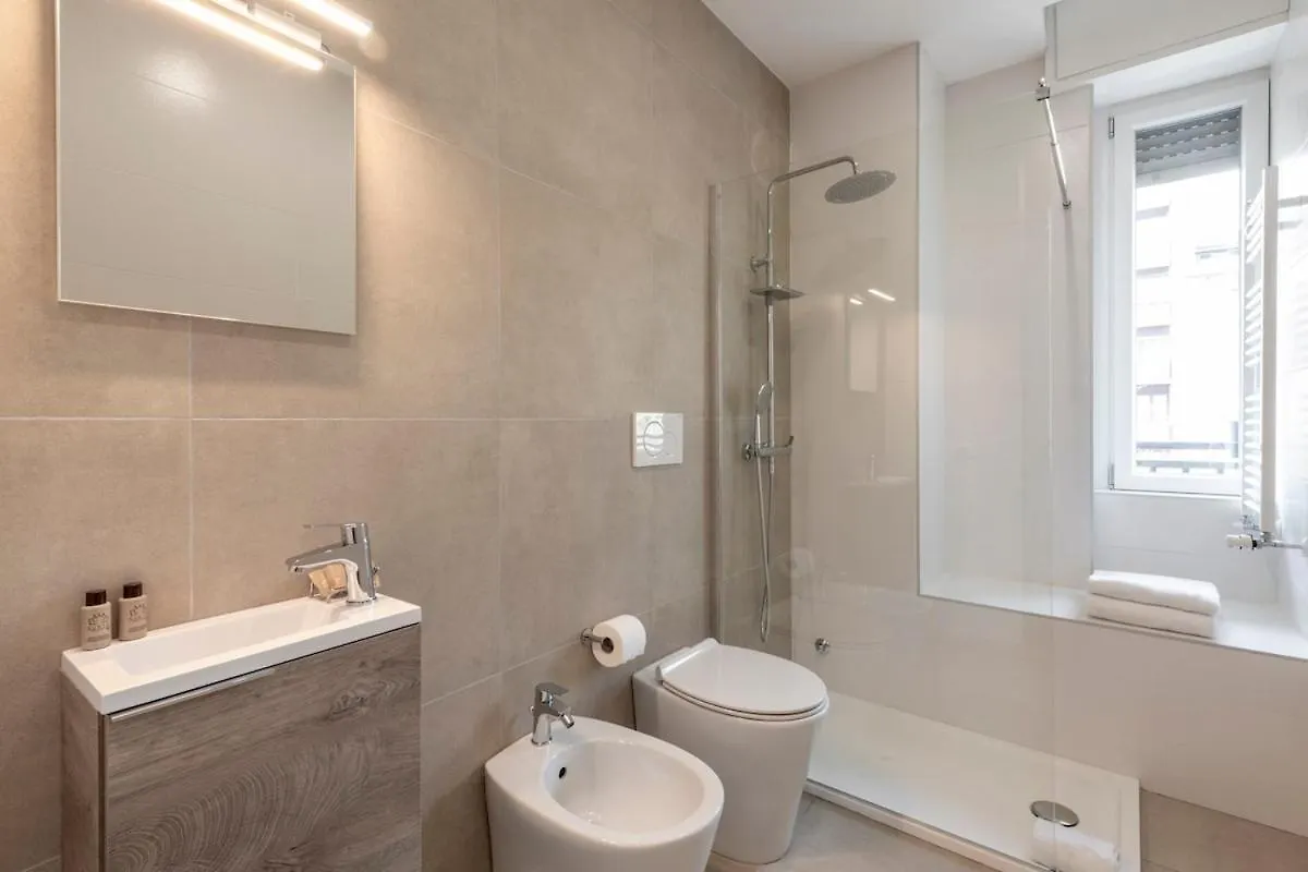 Bright Apt 2 Bedrooms And 2 Bathrooms - B Home Milan Italy
