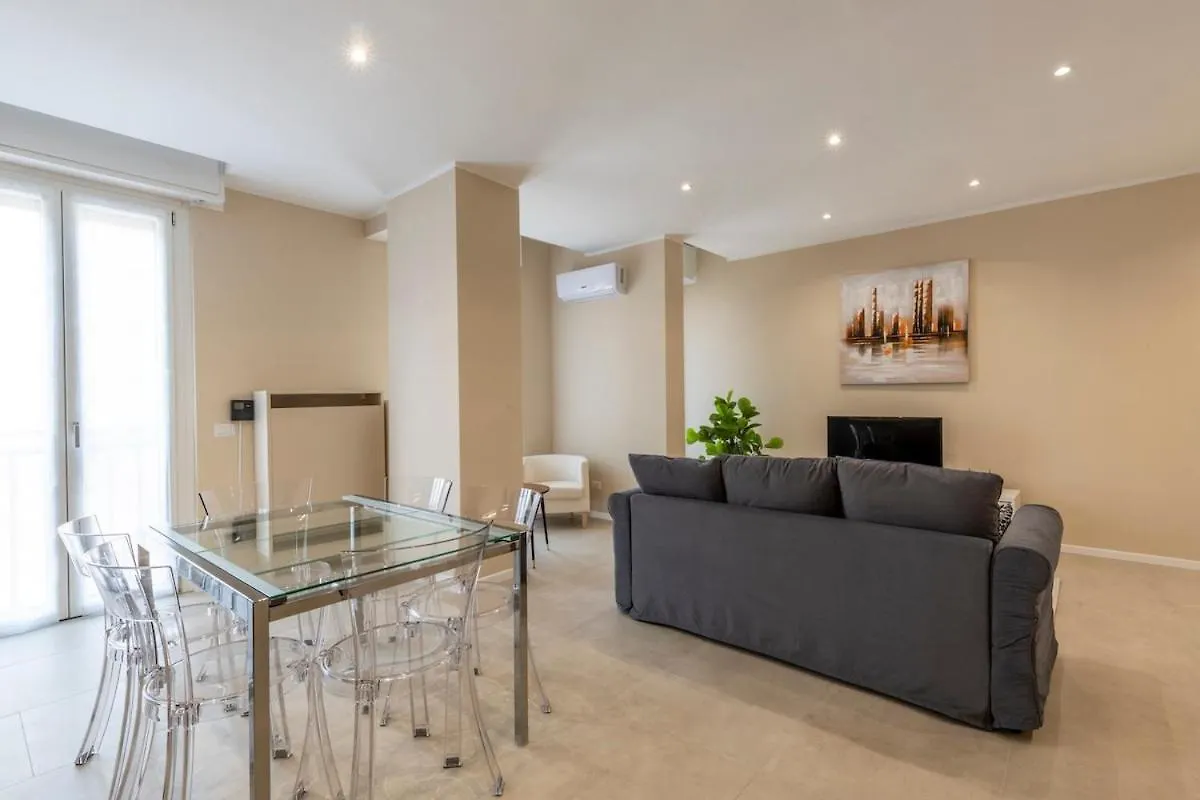 Bright Apt 2 Bedrooms And 2 Bathrooms - B Home Milan 0*,